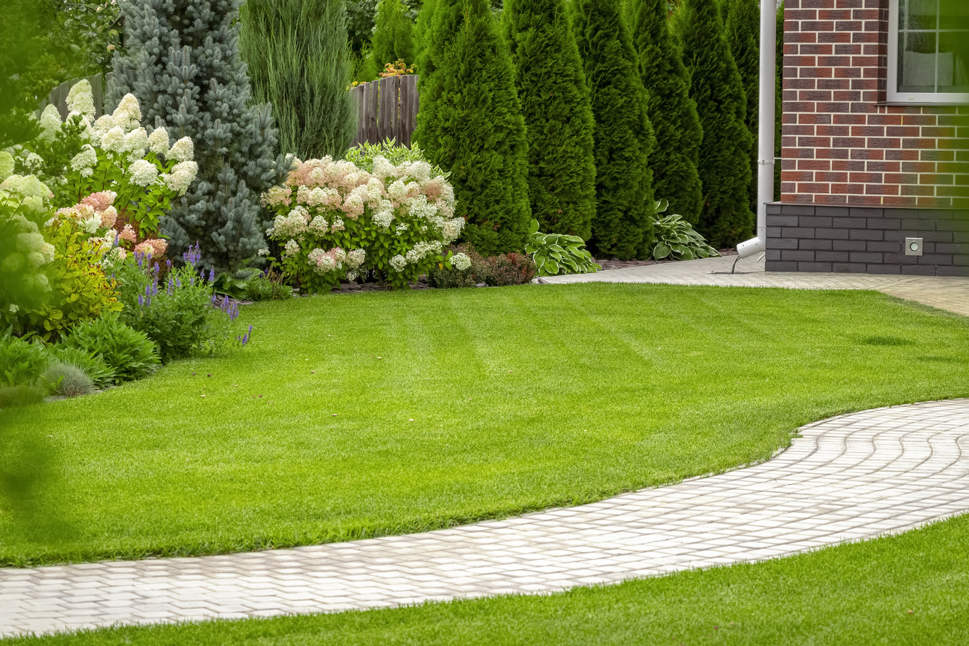 Logan Lawn Landscapes Clarksville, Tennessee